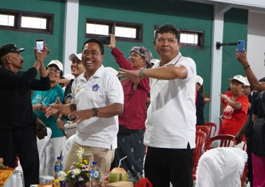 Kegiatan HUT Yoga Tertawa di Desa Dalung oleh Bali Happy Movement Tahun 2024
